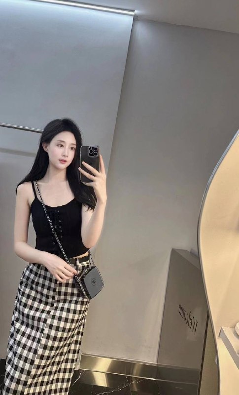 ◈◈深圳外围◈◈深圳模特◈◈深圳修车◈◈深圳会所安娜国际深圳5️⃣可爱娃娃脸，皮肤雪白，眼神清澈南航退役空姐（有制服） 舞蹈专业 可一字🐴身高175🐻C体重100真实02年，零整容，温柔素质高，可素颜见客＃高端外围#外围导航官方客服💁🏻@AnnaGJ168o支持udst