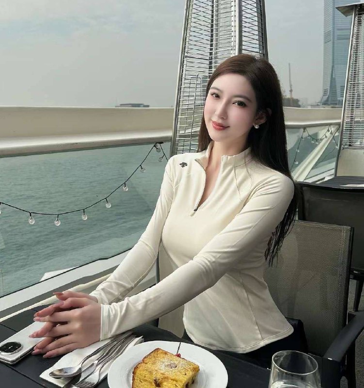 安娜国际深圳5️⃣深圳新人180光脚：180cm三围：78/60/90北京新丝路签约模特2022年全球中华小姐大赛十佳2023世界超模大赛中国赛区十佳＃高端外围#外围导航