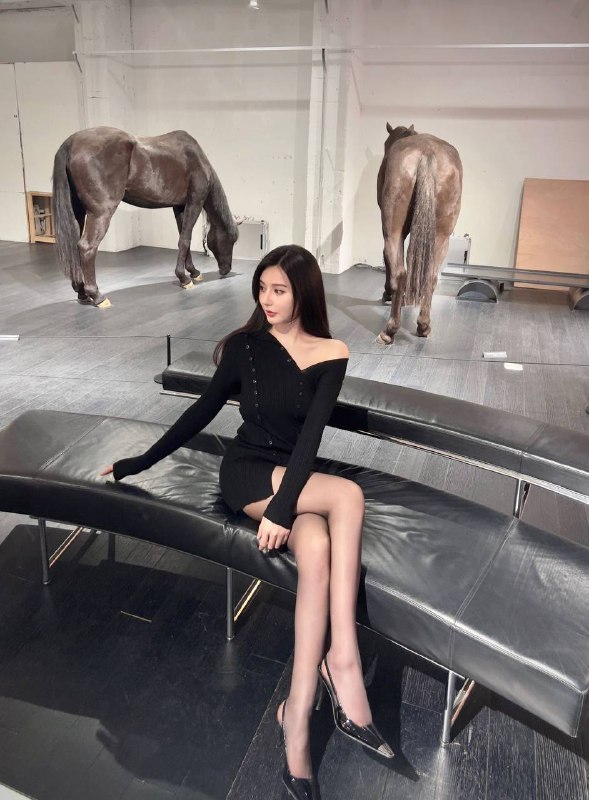 安娜国际深圳5️⃣極品新人報道🎬• 175D• 初戀女友 外純內騷 極致體驗• 可純可慾 肤白如雪·蜜桃臀 筷子腿＃高端外围#外围导航