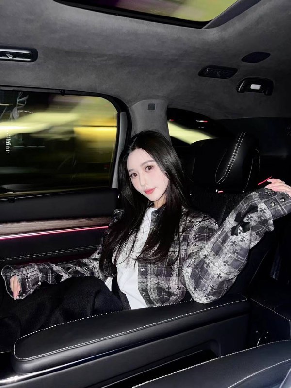 安娜国际深圳5️⃣極品新人報道🎬• 175D• 初戀女友 外純內騷 極致體驗• 可純可慾 肤白如雪·蜜桃臀 筷子腿＃高端外围#外围导航