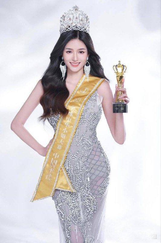 安娜国际深圳5️⃣深圳新人180光脚：180cm三围：78/60/90北京新丝路签约模特2022年全球中华小姐大赛十佳2023世界超模大赛中国赛区十佳＃高端外围#外围导航