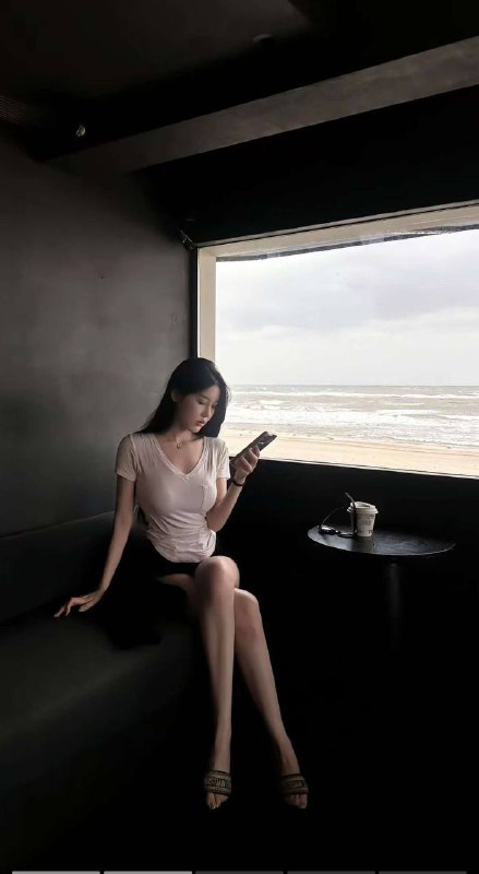 安娜国际『#西安3k』❤️相关数据：03_175_D_51KG❤️专属ID💌:#B0ADCV7P❤️相关介绍：❤️西安短开新人.身高175cm.胸围D.体重：51kg❤️天使颜值.魔鬼身材.高素养.高学历❤️请各位朋友不要安排约见低素质客户❤️籍贯：江苏❤️生日：03年8月26日❤️毕业院校：西安外事学院❤️形体优点：细长筷子腿A4腰.肤色滑嫩白皙🔥约会导航🔥一键关注🔥官方入口📱官方客服@AnnaGJ168o📱无法私信@AnnaGJ168bot