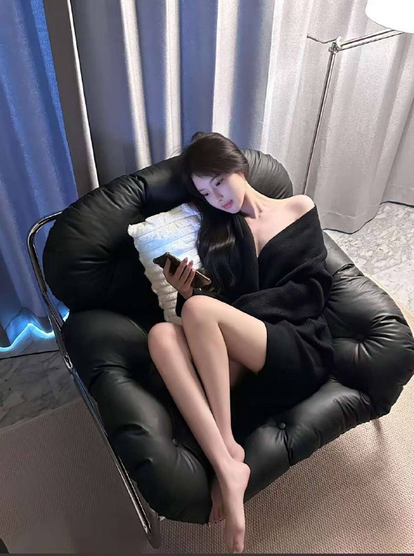 安娜国际『#西安3k』❤️相关数据：03_175_D_51KG❤️专属ID💌:#B0ADCV7P❤️相关介绍：❤️西安短开新人.身高175cm.胸围D.体重：51kg❤️天使颜值.魔鬼身材.高素养.高学历❤️请各位朋友不要安排约见低素质客户❤️籍贯：江苏❤️生日：03年8月26日❤️毕业院校：西安外事学院❤️形体优点：细长筷子腿A4腰.肤色滑嫩白皙🔥约会导航🔥一键关注🔥官方入口📱官方客服@AnnaGJ168o📱无法私信@AnnaGJ168bot