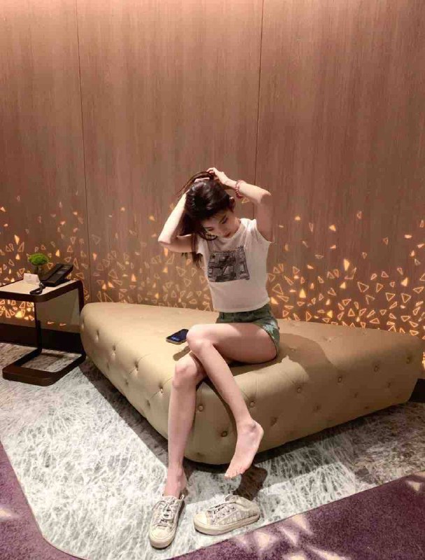 安娜国际『#西安3k』❤️相关数据：05_170_C_47KG❤️专属ID💌:#2NLVAA9G❤️相关介绍：极品纯欲小红书 博主·身高/ 170cm·年龄/ 05·胸围/  c刚下水 待客如初恋 配合度高 全身天然无整 三点粉 只接素质k🔥约会导航🔥一键关注🔥官方入口📱官方客服@AnnaGJ168o📱无法私信@AnnaGJ168bot