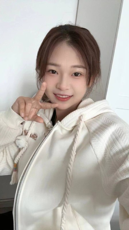 小表妹自带验证视频    好评验证可以1    可以2✈️@AnnaGJ168