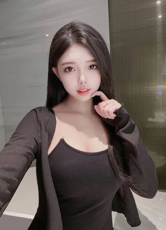 学妹    嘻嘻自带验证视频    好评验证可以1    可以2     可以夜✈️@AnnaGJ168外围，桑拿。基本介绍 见🔝置顶