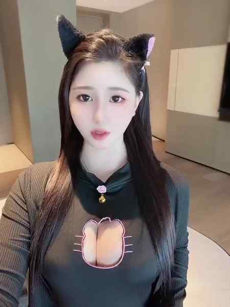 美江城-音音-巨乳诱惑-夜场体验