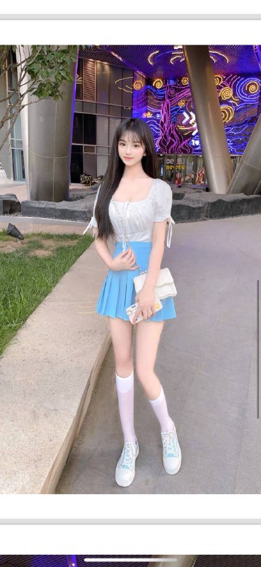 白小纯   月月自带验证视频    好评验证可以1    可以2✈️@AnnaGJ168外围，桑拿。基本介绍 见🔝置顶