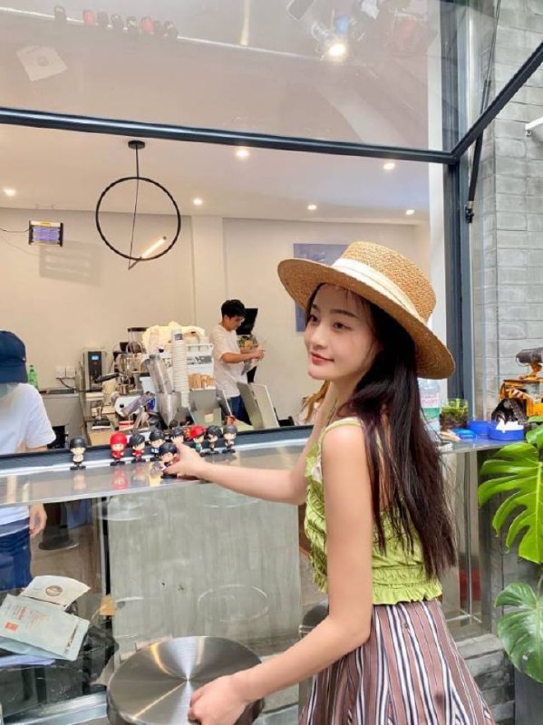 音乐学院小月亮有本人验证视频可以1    可以2     可以夜