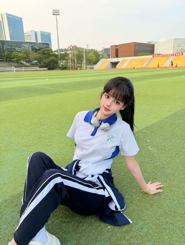 古驰✝️深圳  紫涵#深圳少妇#深圳少女#深圳女神#深圳约炮#深圳学生#深圳上门——————————————#深圳小杜外围🔰极搜担保SZ新人🌸清纯甜美小萝莉• 真实05年 在校生（有学生证） 精致甜美• 身高166  90斤🐻D 柔软真实• 细长直🦵腿控天花板✨• 性格温柔 乖巧可爱 期待与哥哥的浪漫约会🥰#深圳#小纯#六九#舌吻#双飞#酒夜#无纹身下单客服👉@AnnaGJ168bot