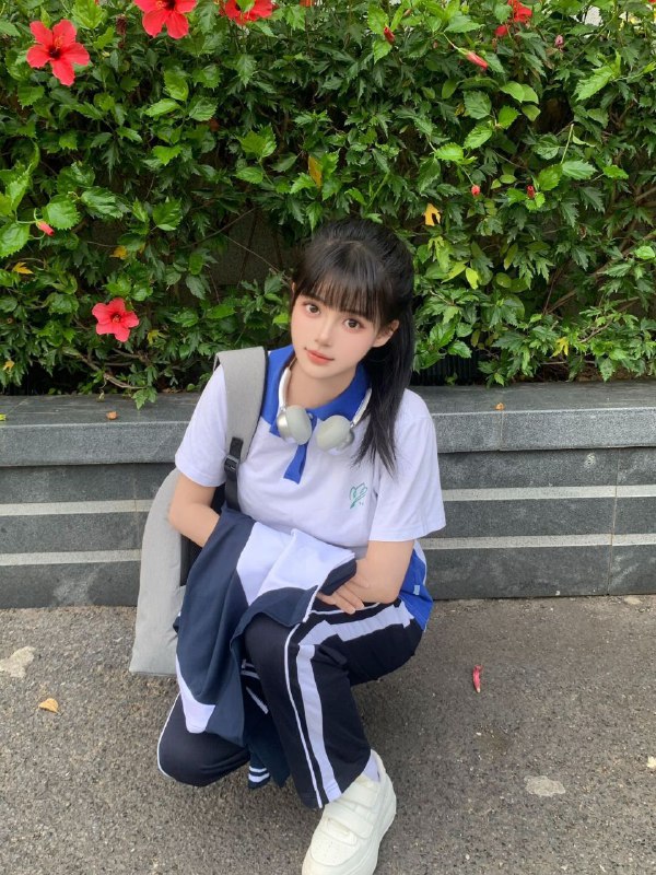 古驰✝️深圳  紫涵#深圳少妇#深圳少女#深圳女神#深圳约炮#深圳学生#深圳上门——————————————#深圳小杜外围🔰极搜担保SZ新人🌸清纯甜美小萝莉• 真实05年 在校生（有学生证） 精致甜美• 身高166  90斤🐻D 柔软真实• 细长直🦵腿控天花板✨• 性格温柔 乖巧可爱 期待与哥哥的浪漫约会🥰#深圳#小纯#六九#舌吻#双飞#酒夜#无纹身下单客服👉@AnnaGJ168bot