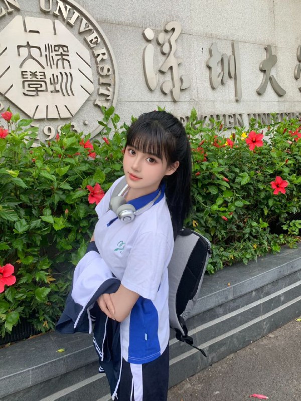 古驰✝️深圳  紫涵#深圳少妇#深圳少女#深圳女神#深圳约炮#深圳学生#深圳上门——————————————#深圳小杜外围🔰极搜担保SZ新人🌸清纯甜美小萝莉• 真实05年 在校生（有学生证） 精致甜美• 身高166  90斤🐻D 柔软真实• 细长直🦵腿控天花板✨• 性格温柔 乖巧可爱 期待与哥哥的浪漫约会🥰#深圳#小纯#六九#舌吻#双飞#酒夜#无纹身下单客服👉@AnnaGJ168bot