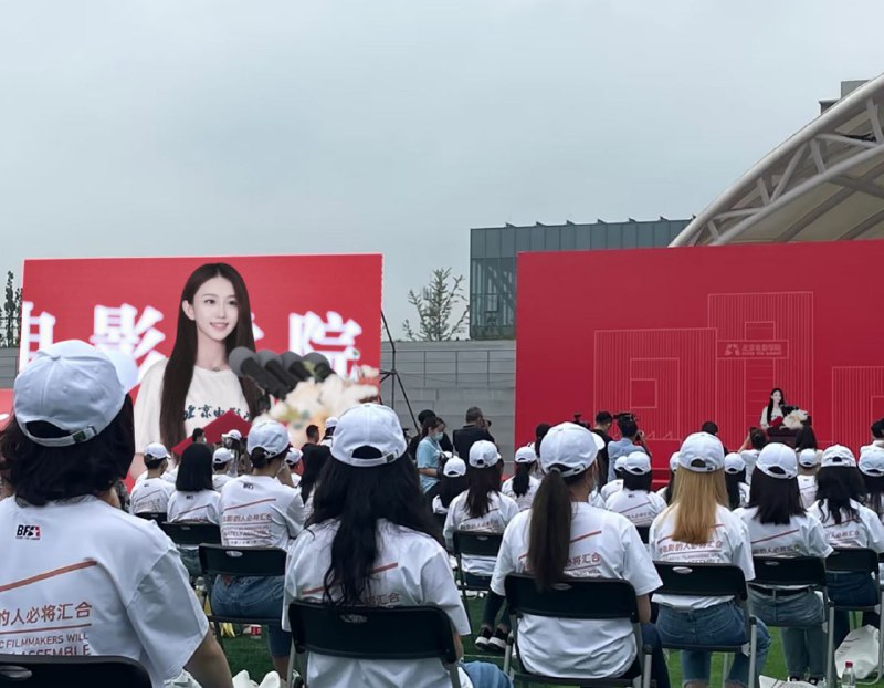 #北京包夜#北京线下#北京外出#北京嫩妹#北京小妹#北京上门——————————————#北京小杜外围🔰极搜担保鸡哥🏠硬5桐桐🦜硬万起条件 短暂开5 北电在校生➕兼职小演员 搜狐红毯获奖嘉宾 本人与照片无差距 纯兼职  纯⭕外真实04 175 95kg 真🐻C A4腰东三环超豪华gzs 本人清纯与气质并存 天然零整 妆容淡雅 声音甜美 个人原因纯兼职不接急  只见素质课 不接醉酒课 期待与你邂逅#硬5#桐桐下单客服👉@AnnaGJ168bot