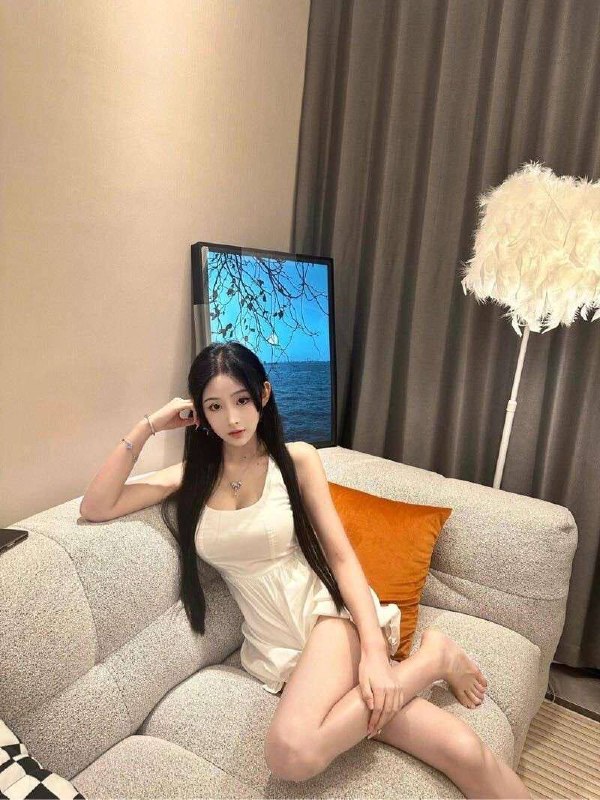 乌鲁木齐蓝菲尔 新人 可纯可御  网红平面模特身高170🐻D 05年  巴掌脸  服务好性格好温柔 有丝袜高跟鞋  皮肤雪白  颜值抗打  身材🔥爆  高素质高颜值下单客服👉@AnnaGJ168bot