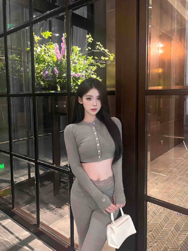 #上海包夜#上海线下#上海外出#上海嫩妹#上海上门#上海少妇——————————————#上海小杜外围🔰极搜担保𝑺𝒉𝒂𝒏𝒈𝑯𝒂𝒊#英伟达薇薇 家三外五01，170🐻C不登记代开、有丝W、 殇 高跟，口🔥一级棒不接酒后低素质课#六九#舌吻#车震#上海#小纯#静安下单客服👉@AnnaGJ168bot