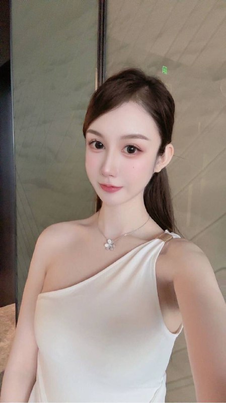 #深圳包夜#深圳线下#深圳外出#深圳嫩妹#深圳小妹#深圳上门——————————————#深圳小杜外围🔰极搜担保古驰✝️深圳 多多纯新人兼职年龄： 22身高：175cm体重：48kg胸围：D罩杯 真🐻兼职短开，配合度超级好，三点粉紧致，女友feel💗，0整容，纯天然，无瑕疵谈吐举止优雅 双商在线  期待与你美好#福田#长腿#御姐。下单客服👉@AnnaGJ168bot