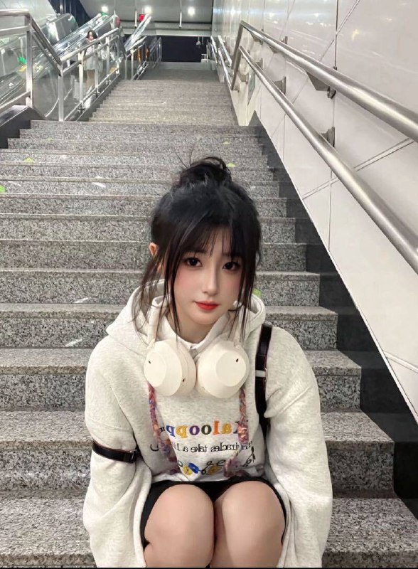 #深圳少妇#深圳少女#深圳女神#深圳约炮#深圳学生#深圳上门——————————————#深圳小杜外围🔰极搜担保古驰✝️深圳 星星真06年JP 御姐·Height身高/170·Weight体重/94·Bust胸围/bOccuation职业:学生清纯干净 三点粉嫩可盐可甜 初恋般感觉#深圳#福田#小纯#登记#代开#双飞下单客服👉@AnnaGJ168bot