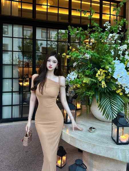 #曼谷修车#曼谷少女#曼谷高端#曼谷约炮#曼谷美女#曼谷上门——————————————#曼谷小杜外围🔰极搜担保烈火奶奶🏠#曼谷新人曼谷 Rosa 175F 兼职模特大网红人间尤物 丰乳肥臀 气质优雅，🉑外语交流 气质才艺佳☑️🉑盐🉑甜🉑验证  高端素质演绎🎬大蜜类型均🉑下单客服👉@AnnaGJ168bot