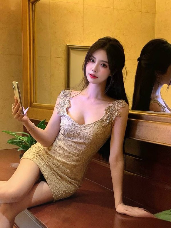 #曼谷修车#曼谷少女#曼谷高端#曼谷约炮#曼谷美女#曼谷上门——————————————#曼谷小杜外围🔰极搜担保烈火奶奶🏠#曼谷新人曼谷 Rosa 175F 兼职模特大网红人间尤物 丰乳肥臀 气质优雅，🉑外语交流 气质才艺佳☑️🉑盐🉑甜🉑验证  高端素质演绎🎬大蜜类型均🉑下单客服👉@AnnaGJ168bot