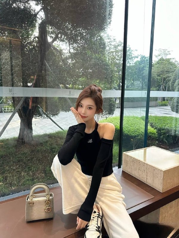 #曼谷修车#曼谷少女#曼谷高端#曼谷约炮#曼谷美女#曼谷上门——————————————#曼谷小杜外围🔰极搜担保烈火奶奶🏠#曼谷曼谷🏠UU 平面模特Address:BangkokBust:36CHeight: 175CMWeight: 52Kg• CAREER：摆拍模特 四級英語• 爱好/茶艺 美术 健身 旅游• 商务接待 旅行伴游下单客服👉@AnnaGJ168bot