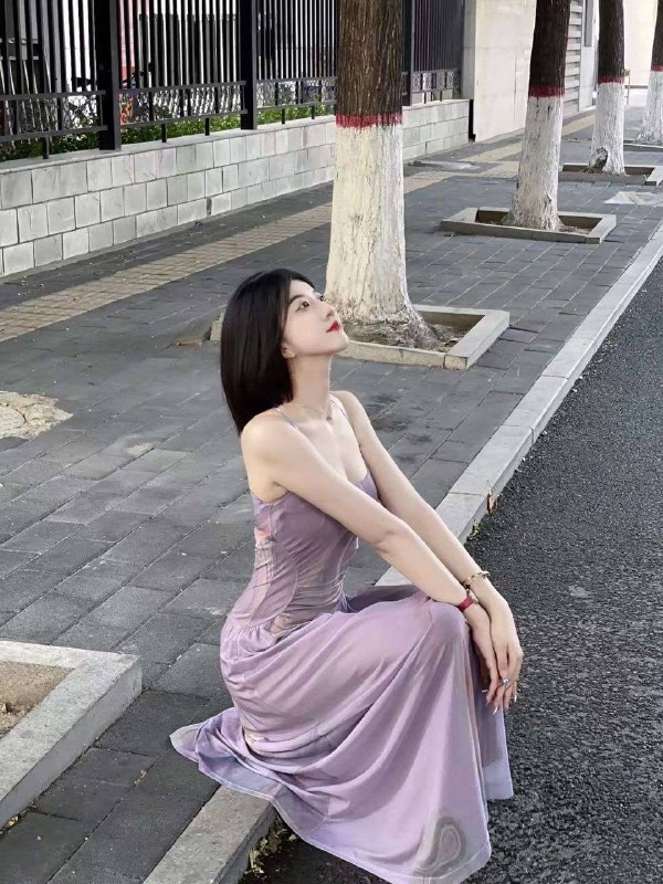 极品02纯欲风🔥🔥黑丝全身白净无赘肉纯天然无整无纹身情商在线前凸后翘，甜甜少女  善解人意放的开，🐍💋6⃣9⃣配合度高💋身高175cm裸足 大长腿体重100胸围36C 三点粉下单客服👉@AnnaGJ168bot