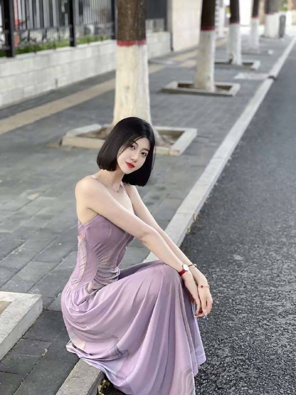 极品02纯欲风🔥🔥黑丝全身白净无赘肉纯天然无整无纹身情商在线前凸后翘，甜甜少女  善解人意放的开，🐍💋6⃣9⃣配合度高💋身高175cm裸足 大长腿体重100胸围36C 三点粉下单客服👉@AnnaGJ168bot