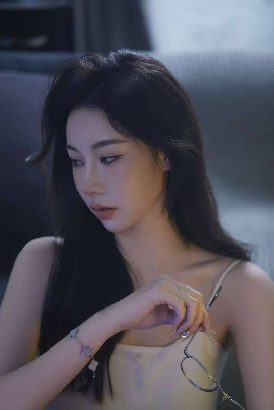 Hangzhou 纯欲天花板 短开 遇见就是缘分！• 𝐇𝐞𝐢𝐠𝐡𝐭身高｜175• 𝐖𝐞𝐢𝐠𝐡𝐭体重｜48kg• 𝐀𝐠𝐞年龄｜01年• 𝐁𝐮𝐬𝐭胸围｜真实D杯🉑🐍💋代开登记• 𝐇𝐨𝐛𝐛𝐲兴趣｜唱歌 动漫配音 旅游 烘培▫️清纯干净  活泼开朗  笑意盈盈  肤白胜雪▫️服务意识强  精心呵护  完美体验▫️初恋女友感  温柔且细腻，真人真照，纯天然。下单客服👉@AnnaGJ168bot