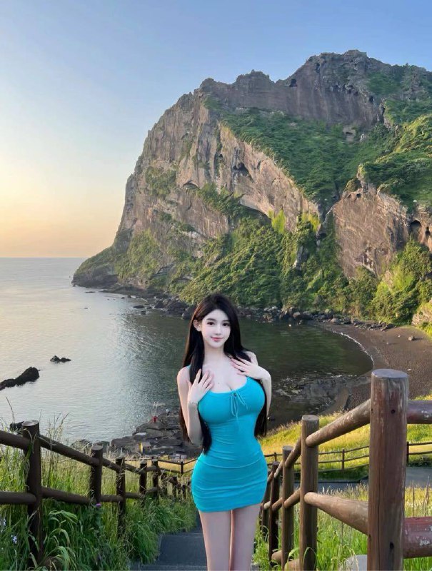 #香港约炮#香港兼职#香港少妇#香港嫩妹#香港小妹#香港上门——————————————#香港小杜外围🔰极搜担保香港🇭🇰极品甜美白小纯港女款真实00年 属龙 24岁光脚净身高168cm体重45kg，真🐻D+cup五官精致自然，青春活力皮肤白嫩光滑，性格很好体型瘦高苗条，腰细腿长身材前凸后翘，大🐻翘臀下单客服👉@AnnaGJ168bot