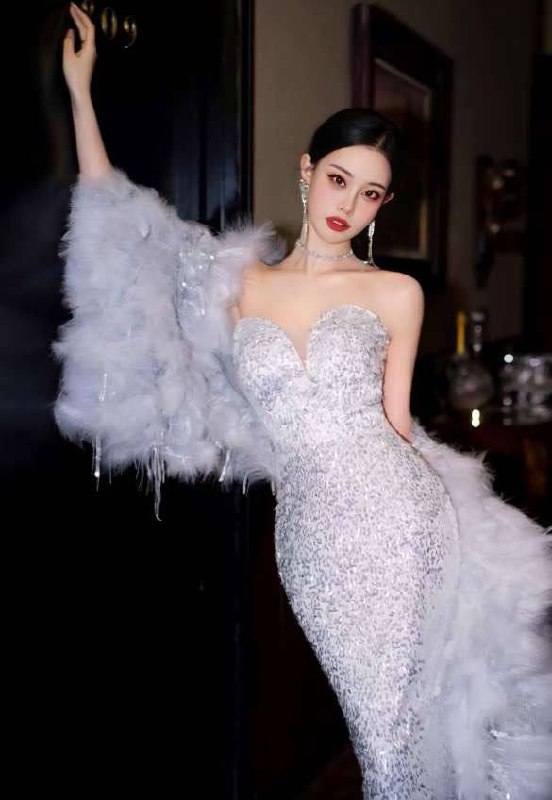 #鄂尔多斯包夜#鄂尔多斯线下#鄂尔多斯外出#鄂尔多斯嫩妹#鄂尔多斯小妹#鄂尔多斯上门——————————————#鄂尔多斯小杜外围🔰极搜担保七七Height身高/169Weight体重/98Bust🐻围/CAge年龄/02提示:皮肤白皙水嫩，乖巧懂事 配合的高提示:身材火辣，陪伴有面，贴身秘书提示:漫游🐻推 丝袜 情趣衣服都🉑尝试下单客服👉@AnnaGJ168bot