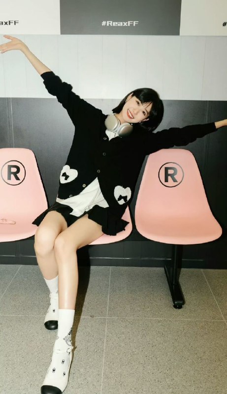 #北京包夜#北京线下#北京外出#北京嫩妹#北京小妹#北京上门——————————————#北京小杜外围🔰极搜担保北京鸡哥🏡硬5#梵⛳️阳光100纯⭕外  兼职加拿大🇨🇦留学生SFU  Smith商学院在读🔷0整容 颜值天花板  气场十足 温柔气质🔷穿着洋气大牌 清纯可人 甜美韩系女主🔷本人比照片更美   邻家妹妹 毫无风尘气息 你的首选女友🔷爱好游泳 高尔夫 网球，全程可英文交流高级洋气款 全身无赘肉 A4腰175/真🐻C/03年🈲挂冷白皮 京土著 声音甜美😋FW好 不事 不催 秒搞定各种剧本大🥚可同城（只接素质.醉酒勿扰）#朝阳国贸#阳光100#短发#高白瘦#硬5#土著#梵妮#六九蛇稳下单客服👉@AnnaGJ168bot