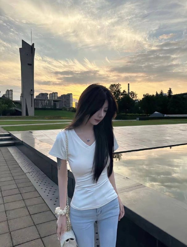 #上海包夜#上海线下#上海外出#上海嫩妹#上海上门#上海少妇——————————————#上海小杜外围🔰极搜担保𝑺𝒉𝒂𝒏𝒈𝑯𝒂𝒊#英伟达美少女𝗗𝗮𝘁𝗲：168c𝗞𝗲𝘆𝘄𝗼𝗿𝗱：90斤𝐁𝐮𝐬𝐭: cAge: 真实04年20岁温柔知性款解语花 吹爆甜蜜女友式服务富家千金即视感 全身大牌 身材比例ok没有任何不良嗜好常年健身 全身无一丝赘肉 白纸一张待开发🐝#六九#舌吻#上海#小纯#静安下单客服👉@AnnaGJ168bot