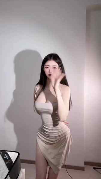 杭州外围-175D+嫩妹-可甜可欲-极品女友