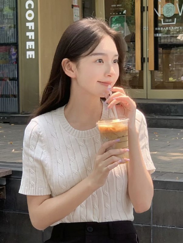 #长春包夜#长春线下#长春外出#长春嫩妹#长春小妹#长春上门——————————————#长春小杜外围🔰极搜担保长春夜玫瑰🌹03学生❤️人，气质bxc03年.170c.90斤皮肤超级好，A4腰，🥢腿性格超温柔，高情商女友的最佳选择下单客服👉@AnnaGJ168bot