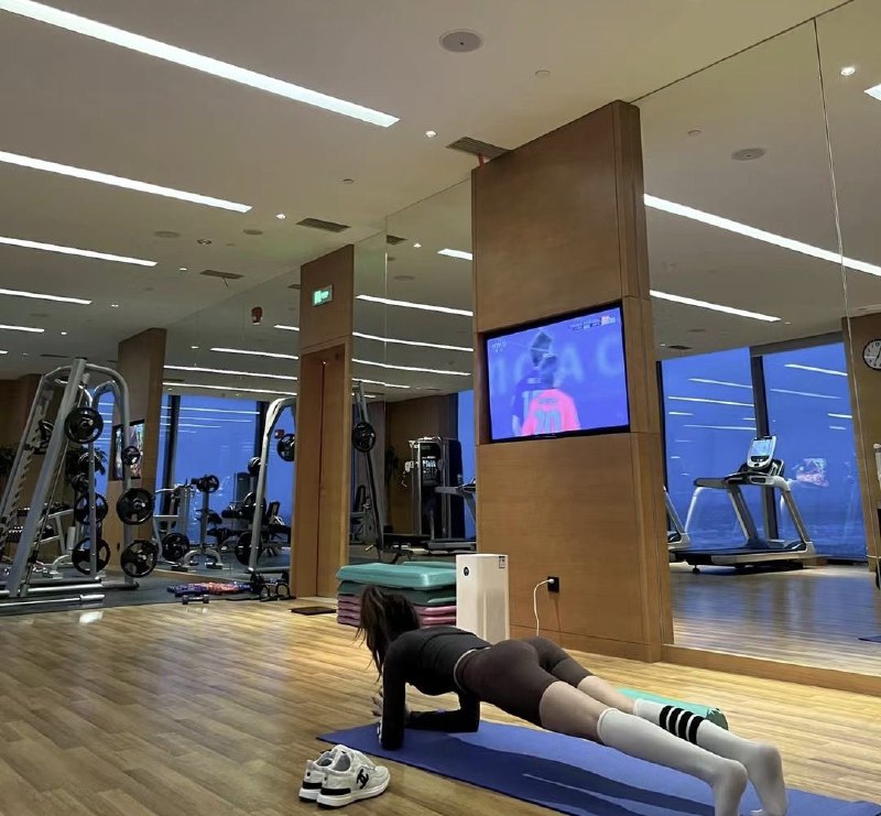 #昆明包夜#昆明线下#昆明外出#昆明嫩妹#昆明小妹#昆明上门——————————————#昆明小杜外围🔰极搜担保昆明皓月➕新人171御姐E🐻01年御姐，身高171，体重，98，🐍登记 代开，皮肤白，性格好，温柔似女友，真人真照假赔。下单客服👉@AnnaGJ168bot