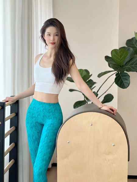 #昆明包夜#昆明线下#昆明外出#昆明嫩妹#昆明小妹#昆明上门——————————————#昆明小杜外围🔰极搜担保昆明瑜伽妹儿昆明瑜伽妹儿昆明瑜伽妹儿净身高174，体重103～真实D胸，年龄23岁，您想要的姿势这里都可以满足，皮肤白水多，服务超级到位，只有你想不到的，没有做不到的，昆明董鹏家下单客服👉@AnnaGJ168bot