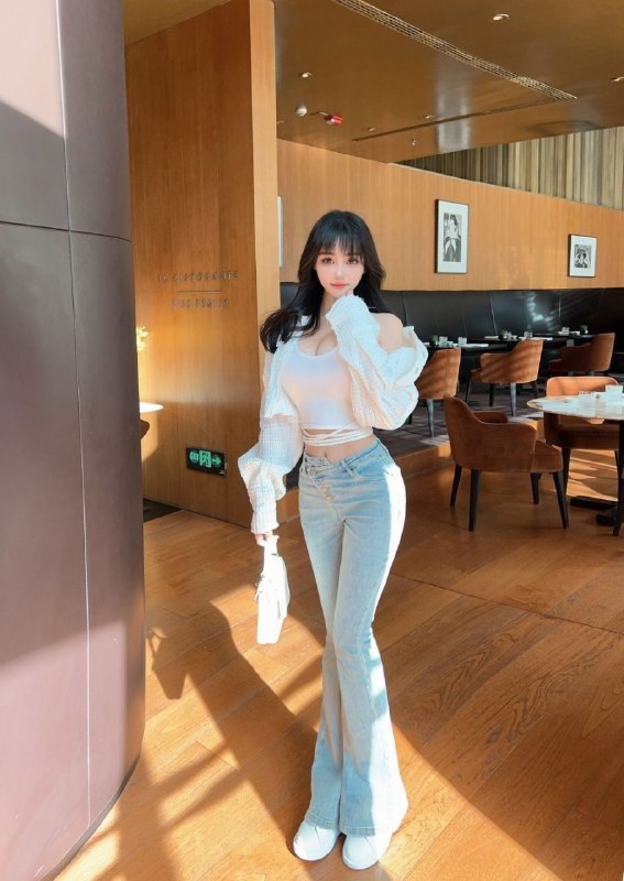 #南宁包夜#南宁线下#南宁外出#南宁嫩妹#南宁小妹#南宁上门——————————————#南宁小杜外围🔰极搜担保南宁 跳跳虎🏠167★ Height/ 167★ Bust/ D+★ Weight（Kg）/ 90斤★ Age/ 02年★ 兼职学生妹🉑舌吻 皮肤白皙★ 乖巧体贴 非一般的体验不容错过下单客服👉@AnnaGJ168bot