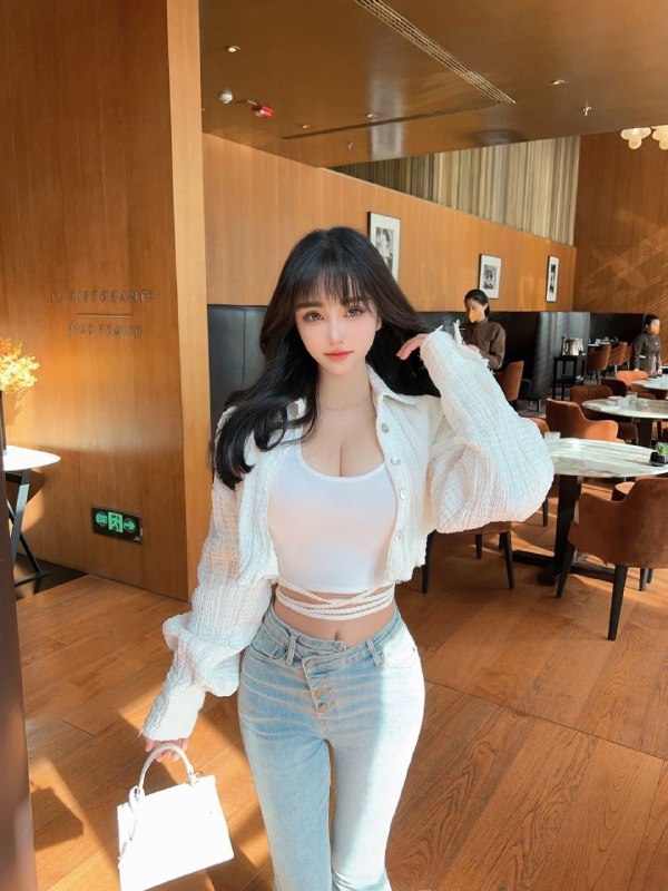 #南宁包夜#南宁线下#南宁外出#南宁嫩妹#南宁小妹#南宁上门——————————————#南宁小杜外围🔰极搜担保南宁 跳跳虎🏠167★ Height/ 167★ Bust/ D+★ Weight（Kg）/ 90斤★ Age/ 02年★ 兼职学生妹🉑舌吻 皮肤白皙★ 乖巧体贴 非一般的体验不容错过下单客服👉@AnnaGJ168bot