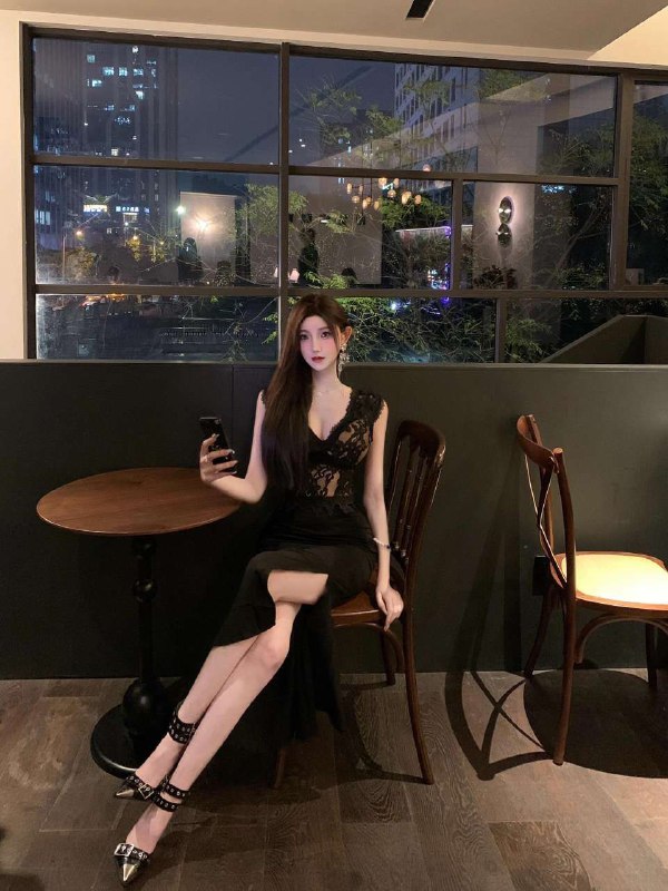 #济南包夜#济南线下#济南外出#济南嫩妹#济南小妹#济南上门——————————————#济南小杜外围🔰极搜担保#济南#儒风🏠欣欣👾极品御姐纯新人兼职身高：180cm体重：50kg胸围：D罩杯 真🐻兼职短开，配合度超级好，三点粉紧致，女友feel💗谈吐举止优雅 双商在线  期待与你美好相遇😘下单客服👉@AnnaGJ168bot