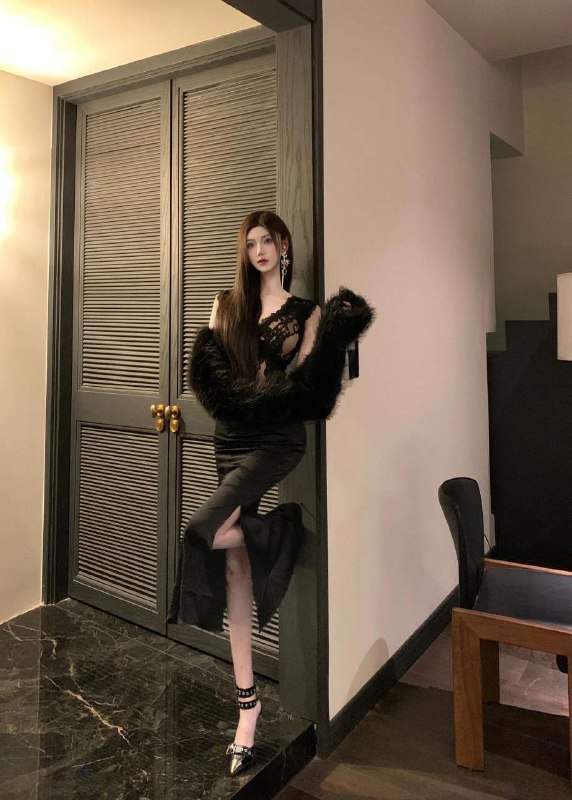 #济南包夜#济南线下#济南外出#济南嫩妹#济南小妹#济南上门——————————————#济南小杜外围🔰极搜担保#济南#儒风🏠欣欣👾极品御姐纯新人兼职身高：180cm体重：50kg胸围：D罩杯 真🐻兼职短开，配合度超级好，三点粉紧致，女友feel💗谈吐举止优雅 双商在线  期待与你美好相遇😘下单客服👉@AnnaGJ168bot