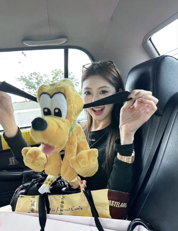 #上海包夜#上海线下#上海外出#上海嫩妹#上海小妹#上海上门——————————————#上海小杜外围🔰极搜担保𝑺𝒉𝒂𝒏𝒈𝑯𝒂𝒊 ⑤🔝#英伟达爱豆原服装平面MODELHeight:净170 Age:02 Bust：D#真胸全身0整，#无纹身及不良嗜好完美身线 肤白貌美 开朗乐观的性格给人轻松流连的体验。#无整#上海#五起#双飞#空降#小纯#好评#长腿#黄浦下单客服👉@AnnaGJ168bot