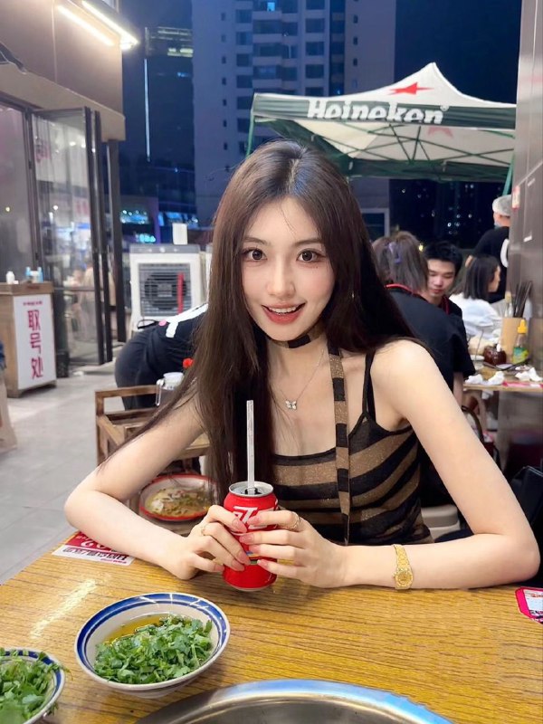 #上海包夜#上海线下#上海外出#上海嫩妹#上海小妹#上海上门——————————————#上海小杜外围🔰极搜担保𝑺𝒉𝒂𝒏𝒈𝑯𝒂𝒊 ⑤🔝#英伟达爱豆原服装平面MODELHeight:净170 Age:02 Bust：D#真胸全身0整，#无纹身及不良嗜好完美身线 肤白貌美 开朗乐观的性格给人轻松流连的体验。#无整#上海#五起#双飞#空降#小纯#好评#长腿#黄浦下单客服👉@AnnaGJ168bot