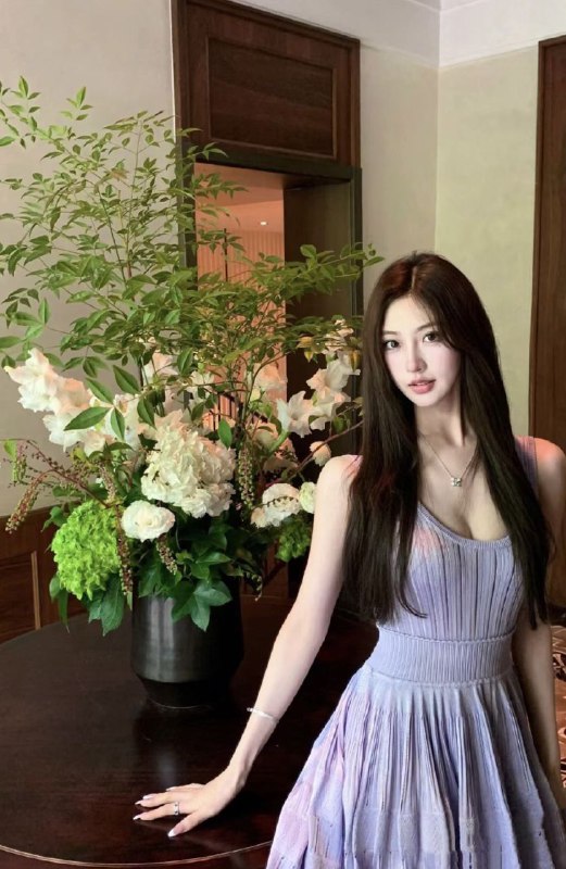 #上海包夜#上海线下#上海外出#上海嫩妹#上海小妹#上海上门——————————————#上海小杜外围🔰极搜担保𝑺𝒉𝒂𝒏𝒈𝑯𝒂𝒊 ⑤🔝#英伟达爱豆原服装平面MODELHeight:净170 Age:02 Bust：D#真胸全身0整，#无纹身及不良嗜好完美身线 肤白貌美 开朗乐观的性格给人轻松流连的体验。#无整#上海#五起#双飞#空降#小纯#好评#长腿#黄浦下单客服👉@AnnaGJ168bot