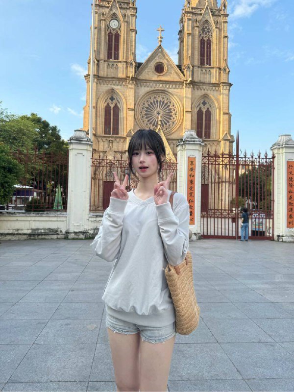 #上海包夜#上海线下#上海外出#上海嫩妹#上海小妹#上海上门——————————————#上海小杜外围🔰极搜担保𝑺𝒉𝒂𝒏𝒈𝑯𝒂𝒊 ⑤🔝外W#英伟达小羊❤️❤️可爱萝莉 大一新生新人第一次⬇️💦（刚开瓜）年龄：07净高：170无水分体重：95🐻D真人真照，全身#无整#无纹身乖巧可人 极致配合五官精致 情绪价值拉满#外万#六九#舌吻#双飞#上海#小纯#好评#萝莉#普陀下单客服👉@AnnaGJ168bot