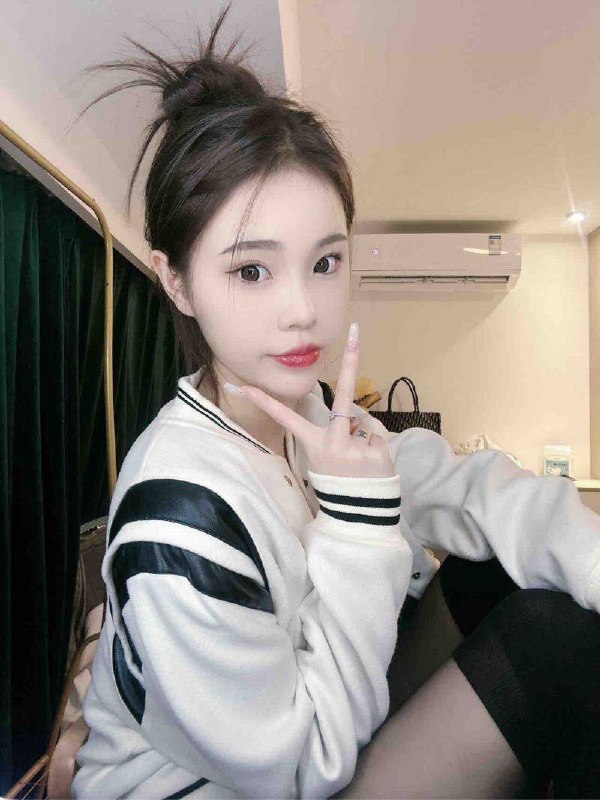 #长沙包夜#长沙线下#长沙外出#长沙嫩妹#长沙小妹#长沙上门——————————————#长沙小杜外围🔰极搜担保长沙欢喜🏠小懿纯新人04  172 C• 腿控福音 气质纯欲• 雪白，无赘肉。• 圈外女友兼职初次亮相，性格温柔下单客服👉@AnnaGJ168bot