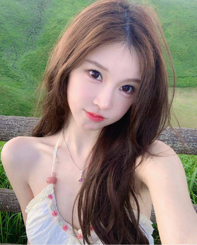 #义乌包夜#义乌线下#义乌外出#义乌嫩妹#义乌小妹#义乌上门——————————————#义乌小杜外围🔰极搜担保新人学妹兼职短开165 ᴄᴍ-体重90-胸围C   06年🤍混血漫画脸 五官精致🤍饱满傲人身材 小蛮腰筷子腿🤍雪白肌肤 粉三点 可遇不可求🤍完美长蹆白细直 腕线过裆下单客服👉@AnnaGJ168bot