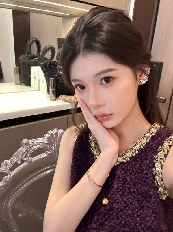 #香港约炮#香港兼职#香港少妇#香港嫩妹#香港小妹#香港上门——————————————#香港小杜外围🔰极搜担保香港🇭🇰小洛🏠真实02可纯可欲🧚🏻‍♀️✨短期兼职港地妹纯坨女，👩🏻‍🎓遇到就是缘分🥰✨高素质  性格温柔 声音甜美✨170  86🐻C✨可验证✨假赔总下单客服👉@AnnaGJ168bot