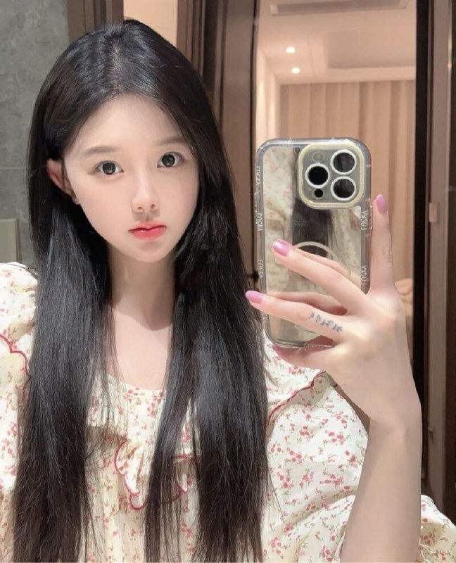 #重庆约炮#重庆兼职#重庆少妇#重庆嫩妹#重庆小妹#重庆上门——————————————#重庆小杜外围🔰极搜担保#重庆水原希子首次下水刚破C真实05年 清纯甜美🥢腿真实在校生，无不良嗜好 165CD全身雪白三点粉-五官立体，身段佳天然无整超级纯，甜美可爱声甜体柔，期待与您相见下单客服👉@AnnaGJ168bot