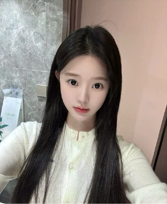 #重庆约炮#重庆兼职#重庆少妇#重庆嫩妹#重庆小妹#重庆上门——————————————#重庆小杜外围🔰极搜担保#重庆水原希子首次下水刚破C真实05年 清纯甜美🥢腿真实在校生，无不良嗜好 165CD全身雪白三点粉-五官立体，身段佳天然无整超级纯，甜美可爱声甜体柔，期待与您相见下单客服👉@AnnaGJ168bot