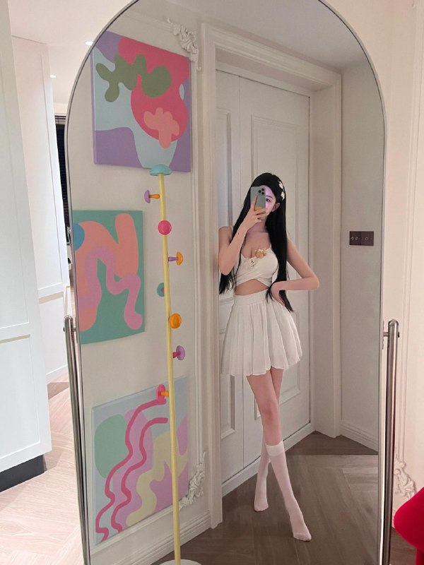 #西安约炮#西安兼职#西安少妇#西安嫩妹#西安小妹#西安上门——————————————#西安小杜外围🔰极搜担保身高：172    胸围：D   体重：102 年龄：03微胖型气质纯欲🧡一字马舞蹈生 兼职模特🉑情趣丝袜可纯可欲 冷艳十足 全身无赘肉A4腰Fw好 乖巧听话不事不催你的理想女友🐝下单客服👉@AnnaGJ168bot