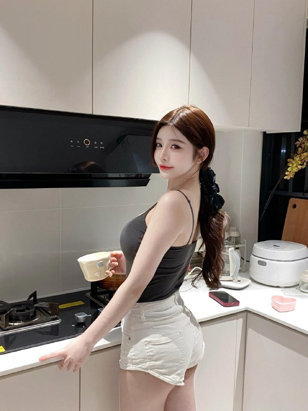 #西安约炮#西安兼职#西安少妇#西安嫩妹#西安小妹#西安上门——————————————#西安小杜外围🔰极搜担保✨身高: 172cm✨年龄: 01年✨罩杯 : D cup体重98🍃纯天然0整.皮肤雪白.光滑细腻0毛孔.🍃A4小蛮腰.长年有健身.筷子腿.上下粉嫩.🍃私处紧致.敏感体质.水多易高潮.下单客服👉@AnnaGJ168bot